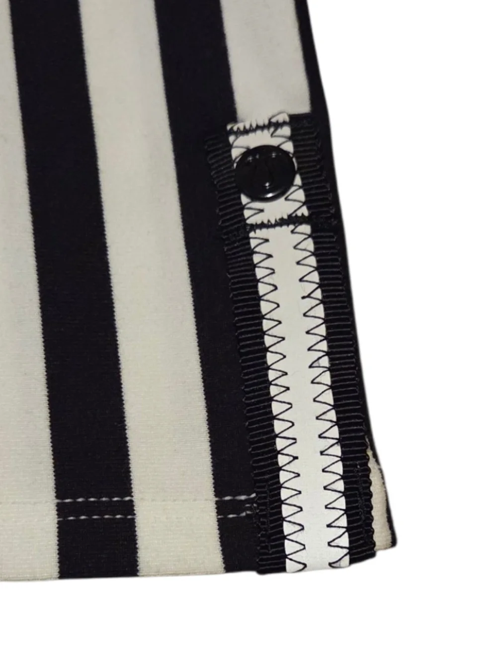 Women’s O/S Lululemon Apex Black/White Stripe With Gold Zip Vinyasa Scarf